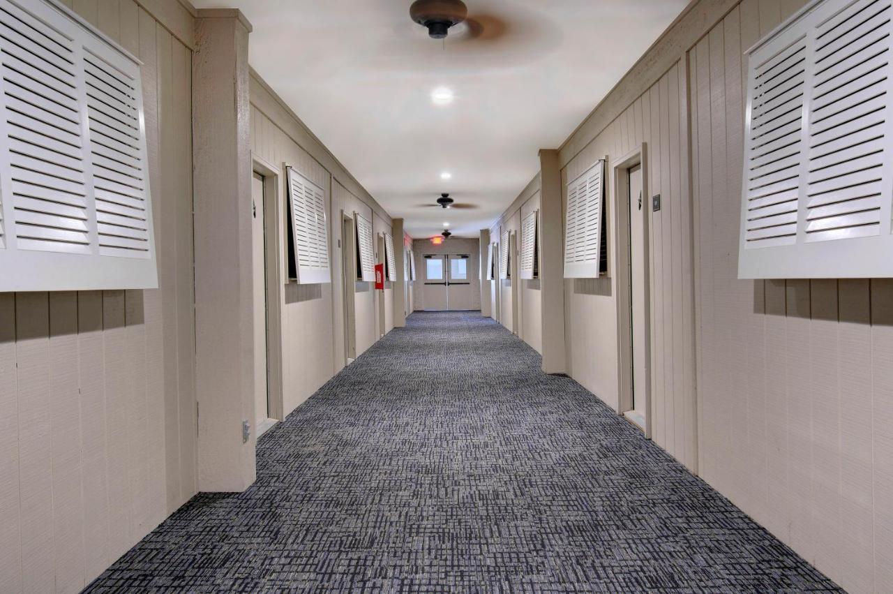 Nothing But Ocean In Forest Beach Hilton Head Island Exterior photo
